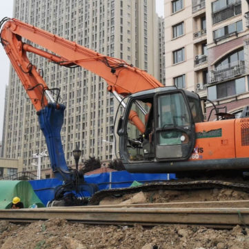 300 Series Vibratory Pile Hammer | 3200 RPM Operational Frequency | High-Power Drive System
