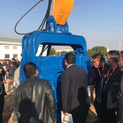 Heavy-Duty Pile Driver With 470Kn Centrifugal Force And 15M Hyundai Hydraulic Hammer