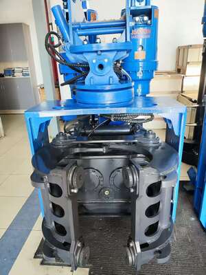 Sınırlı Alanlarda 9m Derinliğe Kadar Kazık Çakma İşlemleri İçin Yüksek Verimli Yan Tutuşlu Kazık Çakma Makinesi